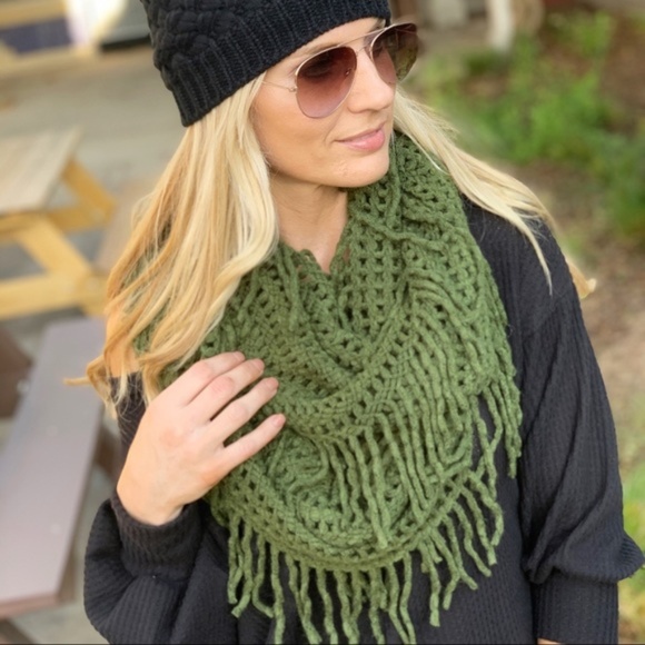 LAST ONE! Green Lattice Fringe Infinity Scarf - Picture 4 of 4
